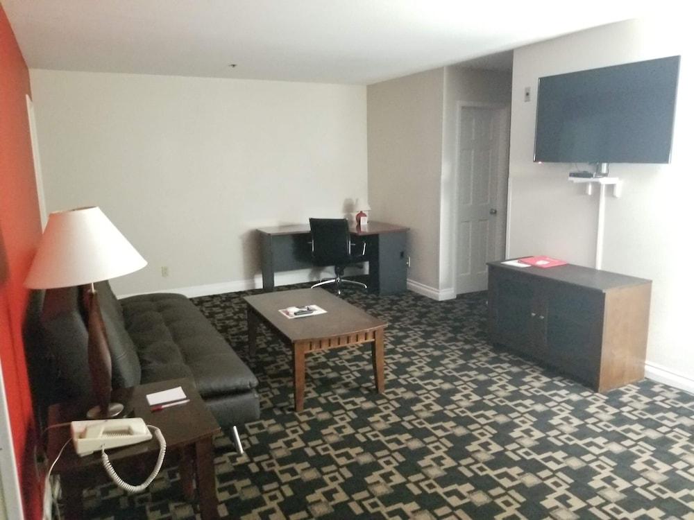 Ramada By Wyndham Oceanside Hotel Buitenkant foto